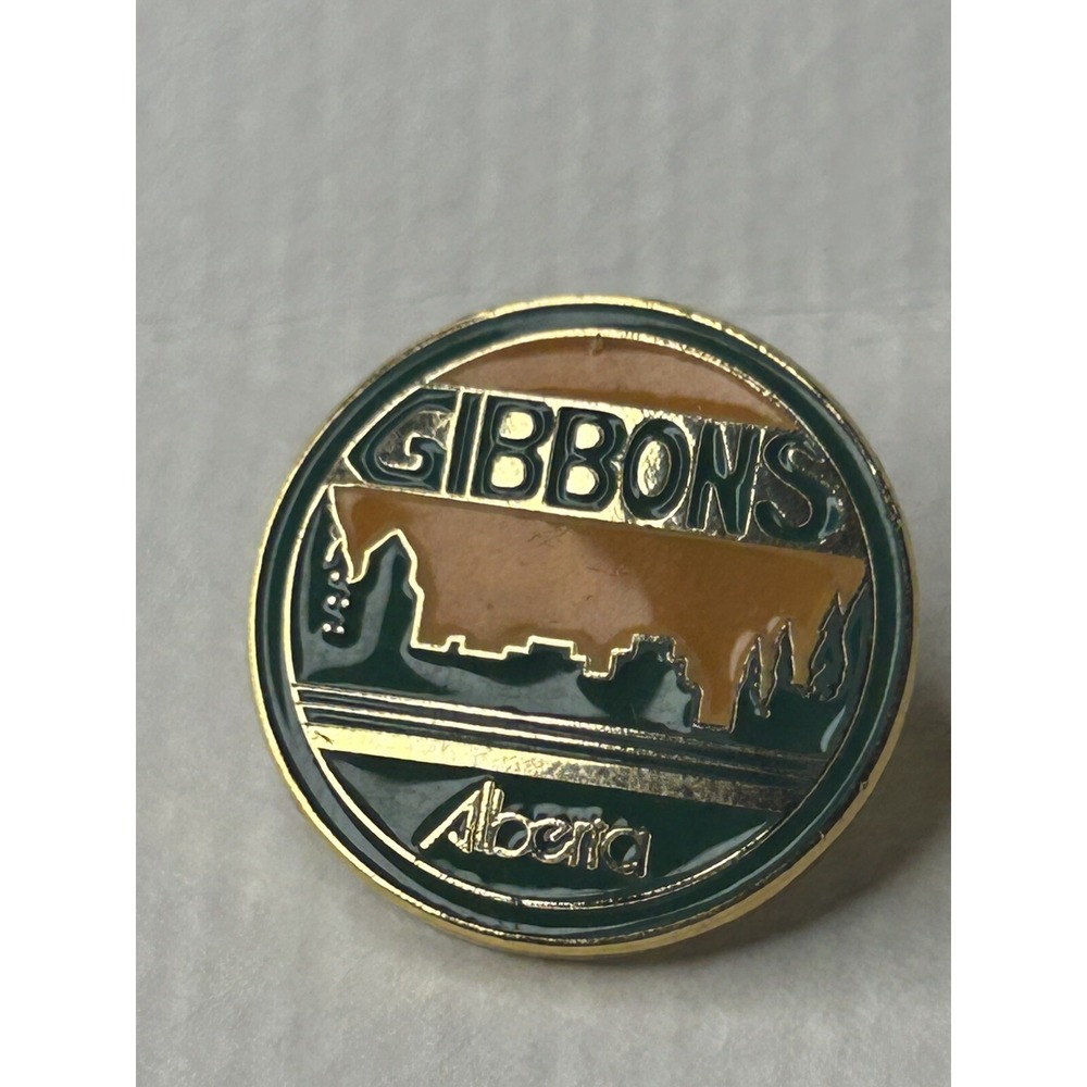 VTG Gibbons‎ Lapel Pin (Alberta) VINTAGE RETRO COLOURFUL GIBBONS AB FARM